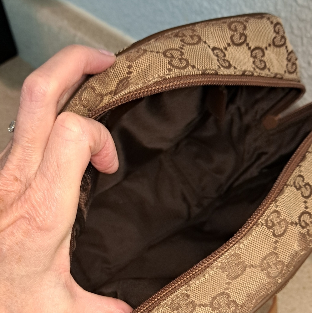Gucci Crossbody Bag - Picture 15 of 16